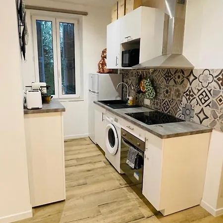 Bel Avec Toit-terrasse, 2 Chambres, Centre De Apartment *