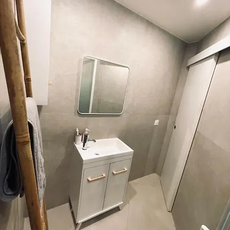 Bel Avec Toit-terrasse, 2 Chambres, Centre De Apartment *