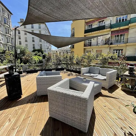 Bel Avec Toit-terrasse, 2 Chambres, Centre De *